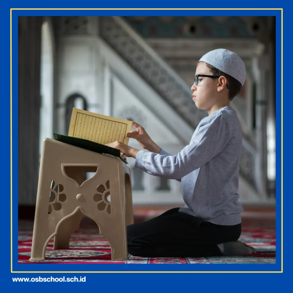 apakah membaca alquran harus menghadap kiblat