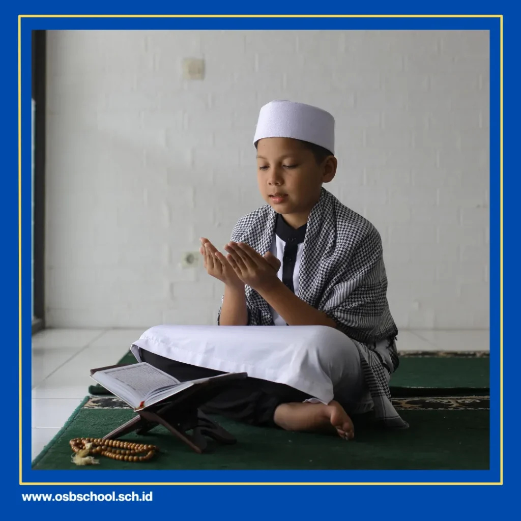 Pengertian Adab Membaca Alquran Adalah