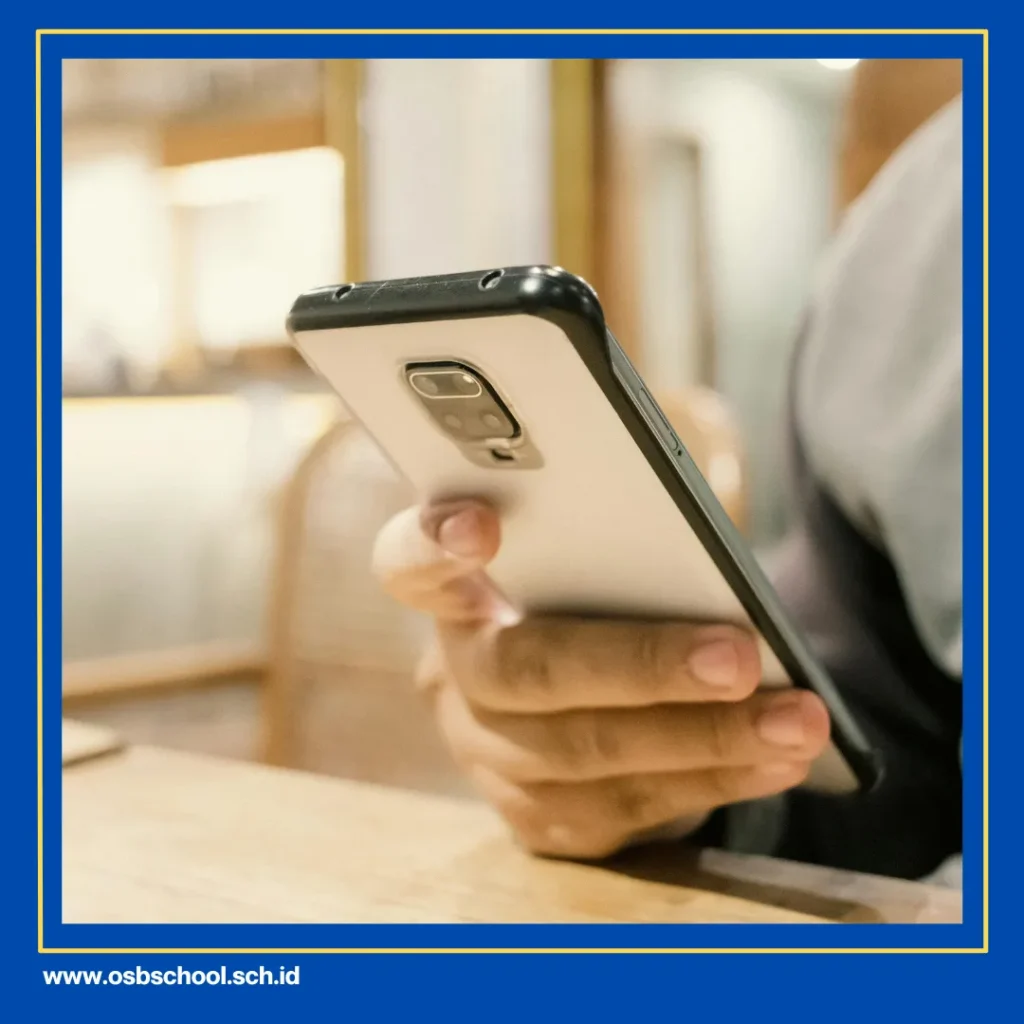 Apa hukum membaca Alquran