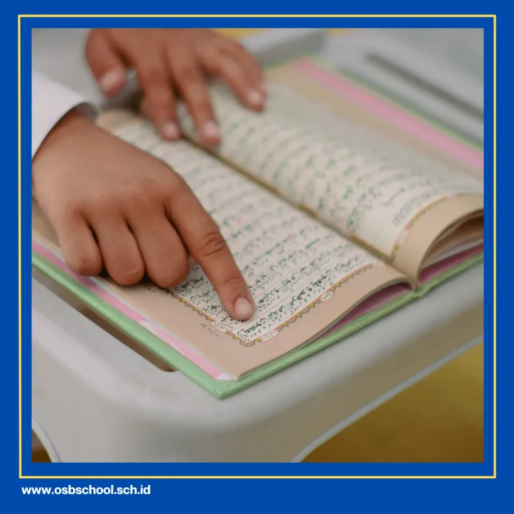 selain membaca alquran kita juga harus