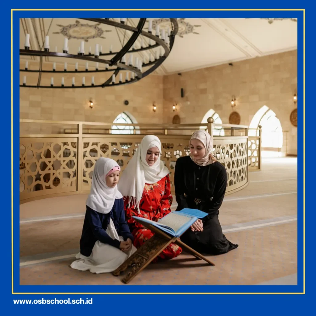 perempuan membaca alquran