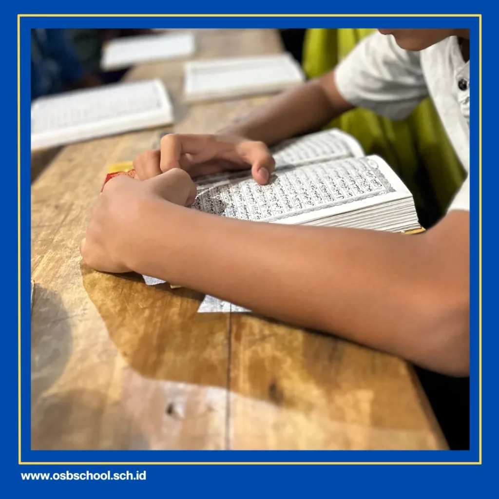 membaca alquran dengan tartil artinya