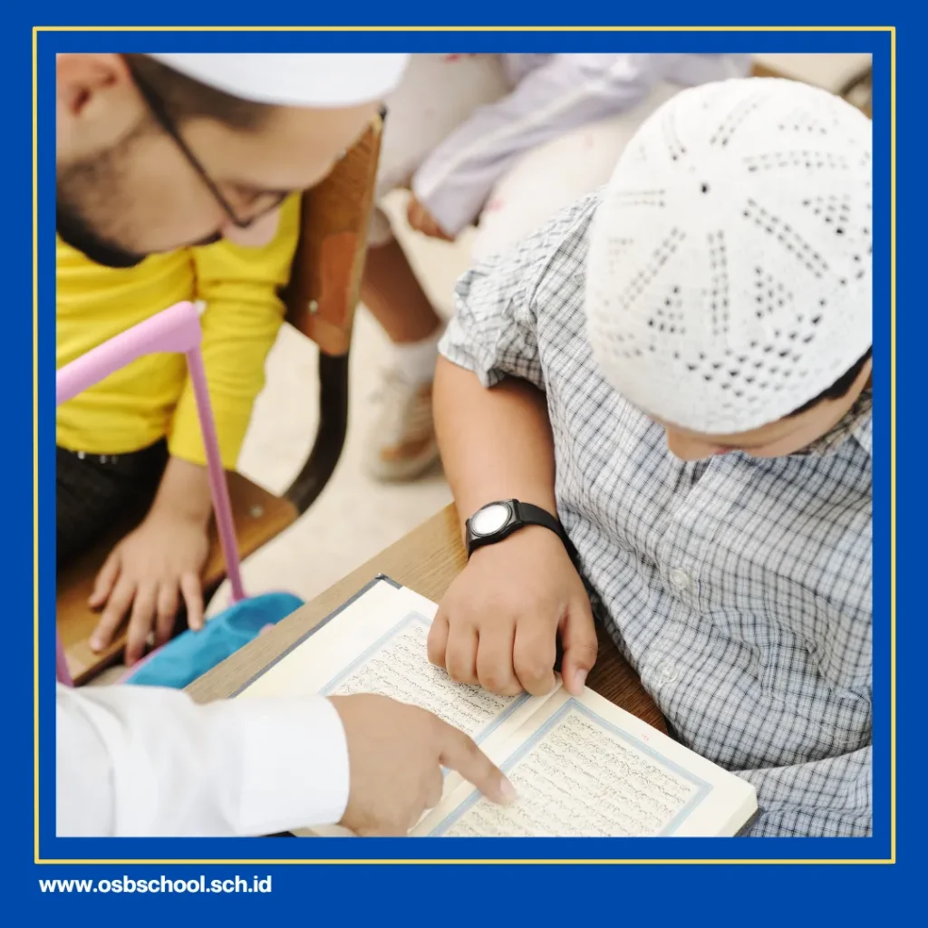 membaca alquran sesuai dengan kaidah tajwid hukumnya adalah