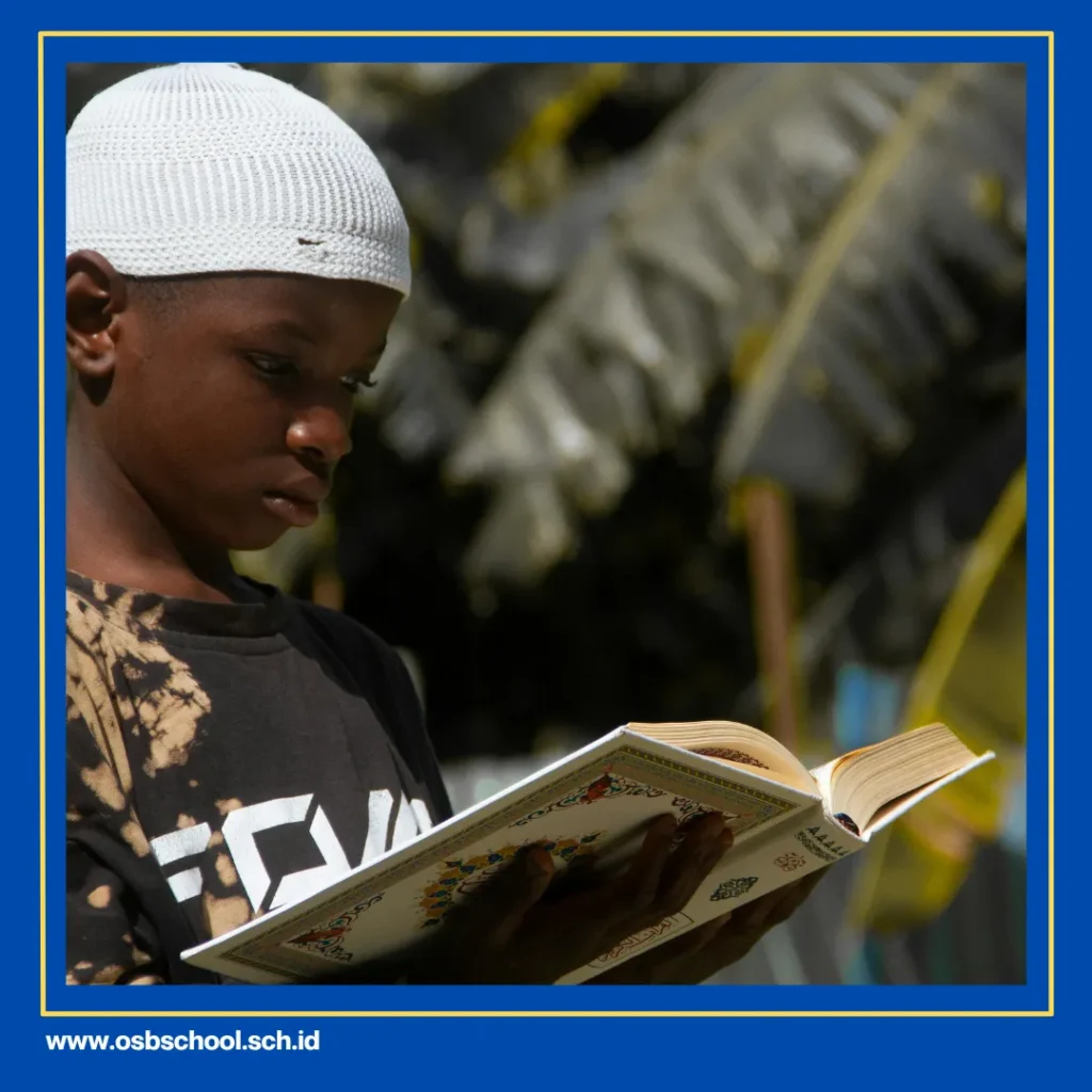 membaca alquran sesuai dengan kaidah tajwid hukumnya adalah