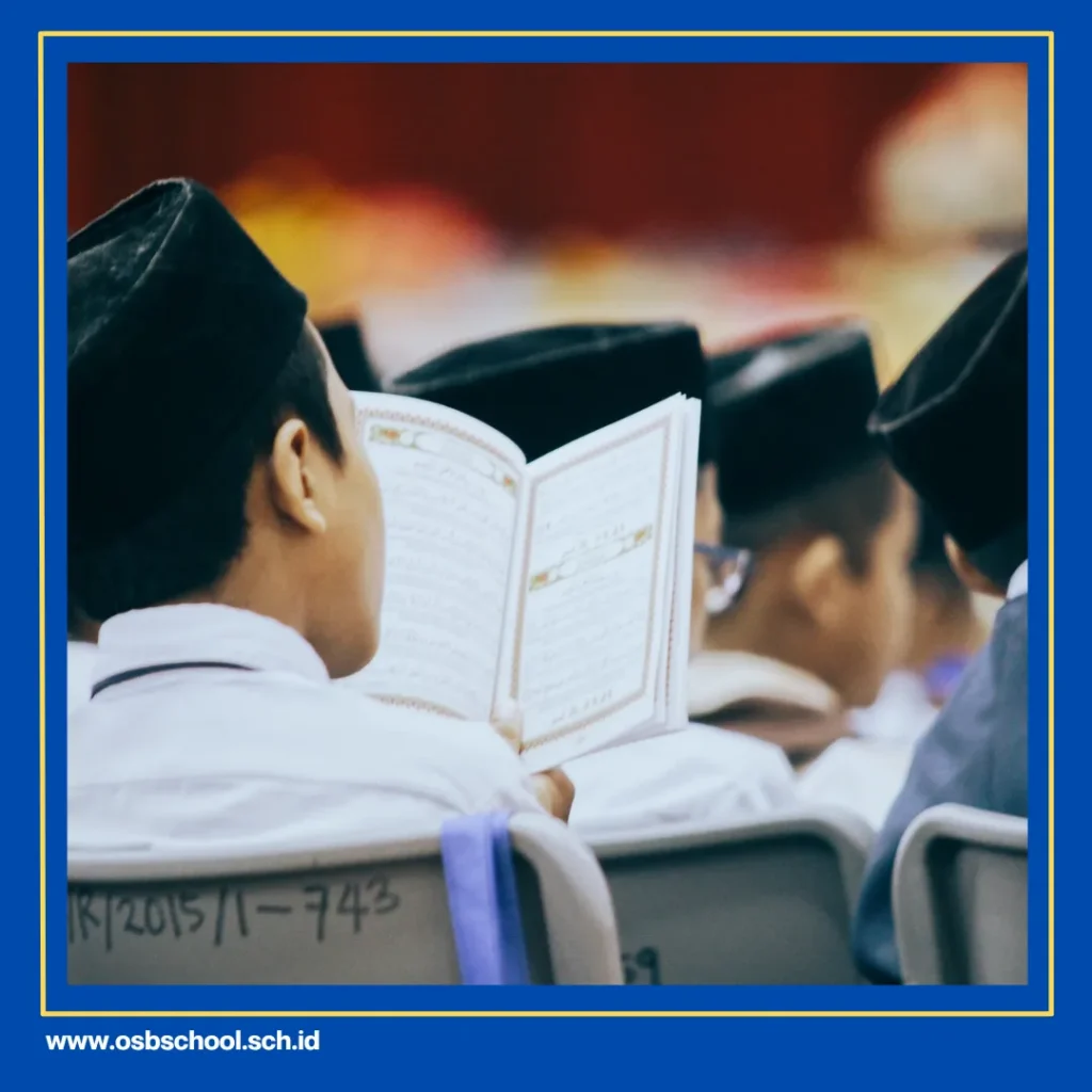 membaca alquran harus menutup aurat