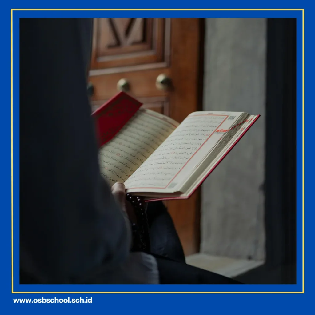 hukum membaca alquran dengan ilmu tajwid