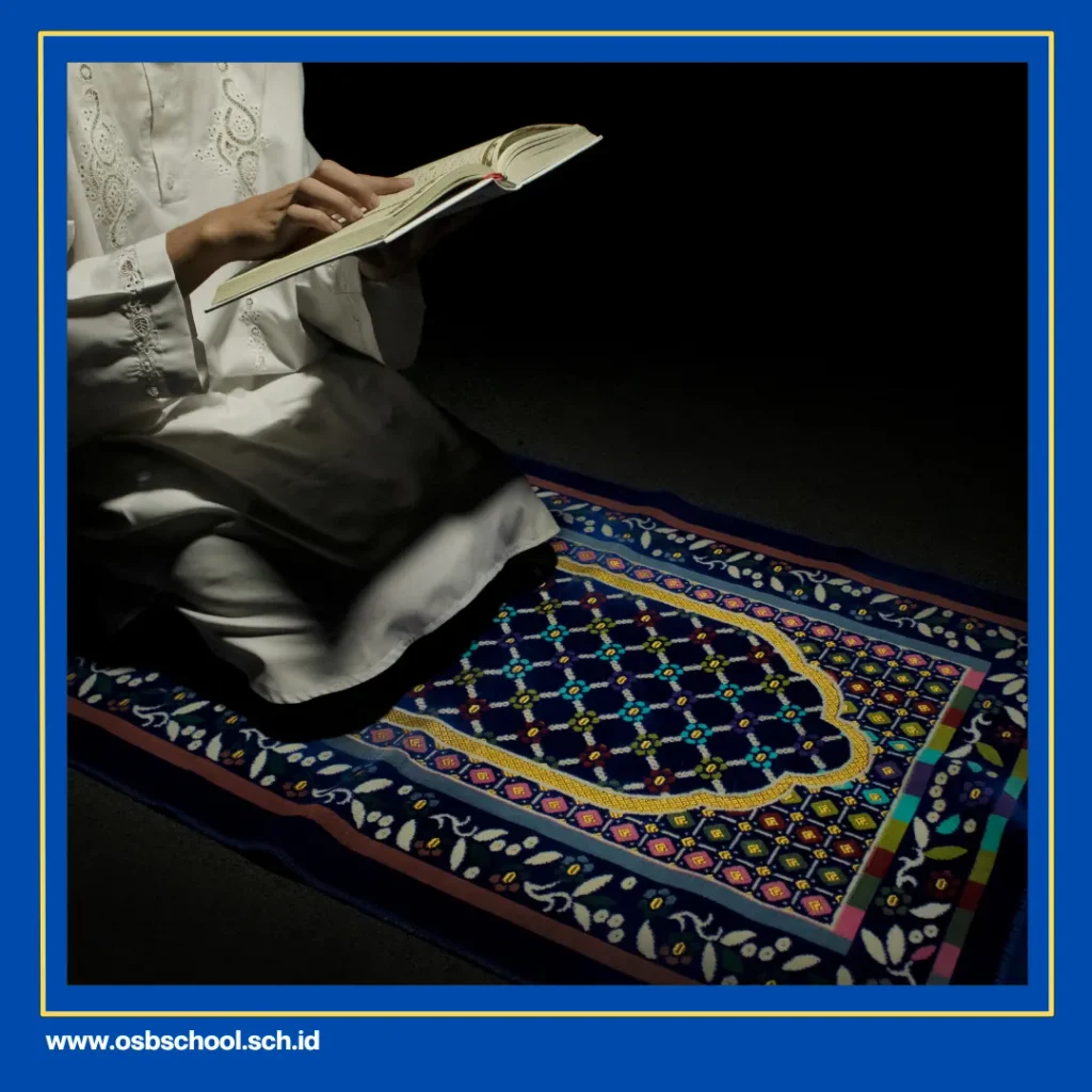 hukum membaca alquran dengan ilmu tajwid